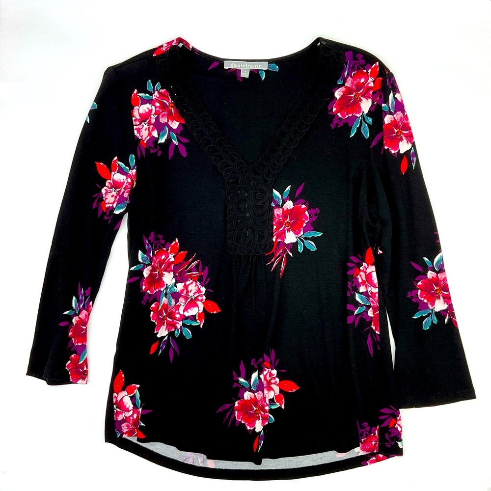 NWOT Daniel Rainn 3/4 Sleeve Floral Top, Small